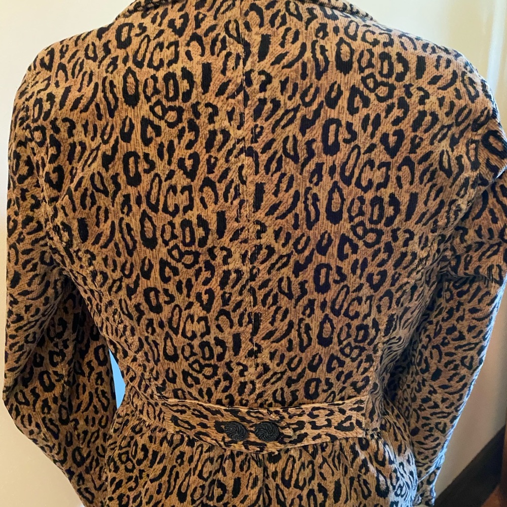 Blazer - Picture 2 of 8
